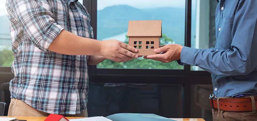 How We Determine Your Sell House with Reverse Mortgage Offer in Elmont, NY?